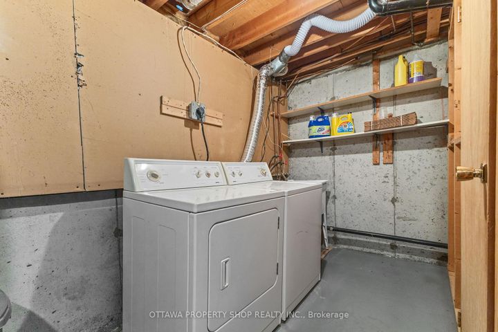 Photo 22 at D - 20 Benlea Drive, Nepean (Tanglewood), Ottawa