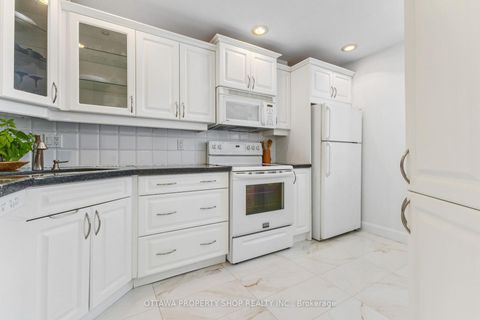 Photo 4 at D - 20 Benlea Drive, Nepean (Tanglewood), Ottawa