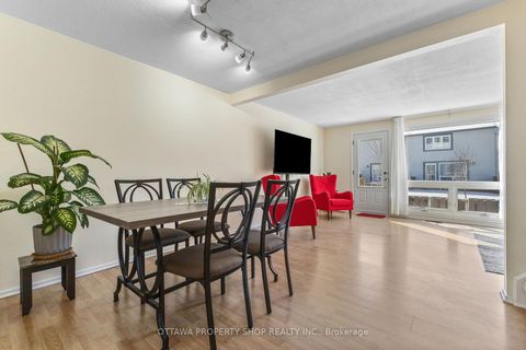 Photo 8 at D - 20 Benlea Drive, Nepean (Tanglewood), Ottawa