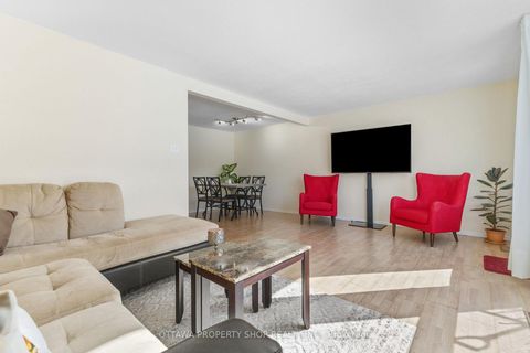 Photo 10 at D - 20 Benlea Drive, Nepean (Tanglewood), Ottawa