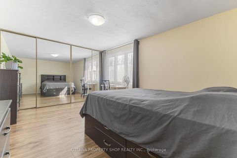 Photo 11 at D - 20 Benlea Drive, Nepean (Tanglewood), Ottawa