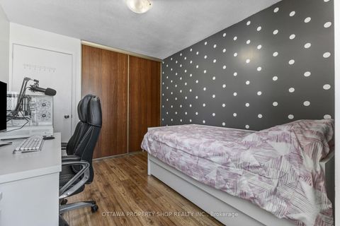 Photo 16 at D - 20 Benlea Drive, Nepean (Tanglewood), Ottawa