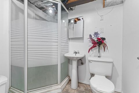 Photo 21 at D - 20 Benlea Drive, Nepean (Tanglewood), Ottawa