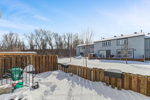Photo 24 at D - 20 Benlea Drive, Nepean (Tanglewood), Ottawa