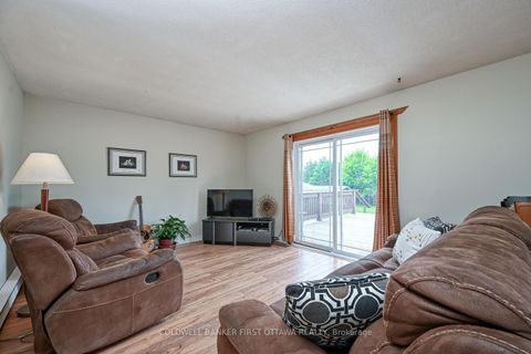 Photo 6 at 22 Poole Creek Crescent, Fringewood, Stittsville