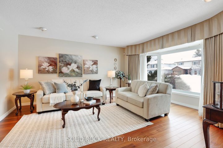 Photo 5 at 26 Paula Crescent, Nepean (Sheahan Estates/Trend Village), Ottawa