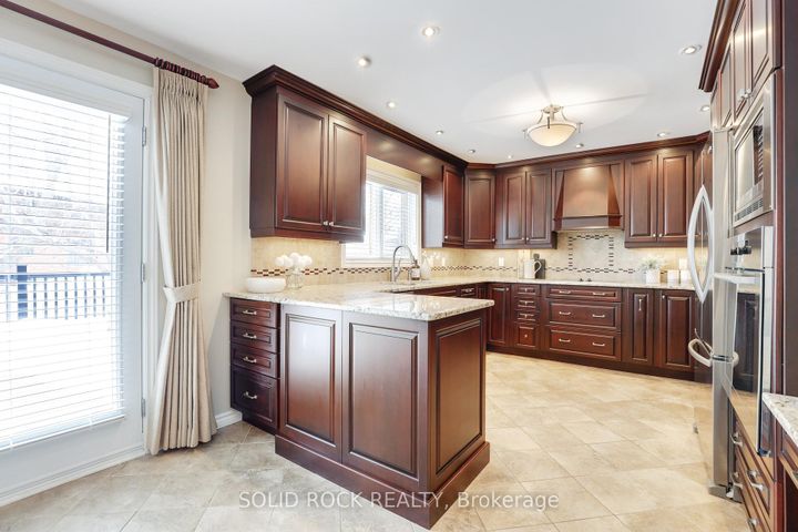 Photo 8 at 26 Paula Crescent, Nepean (Sheahan Estates/Trend Village), Ottawa