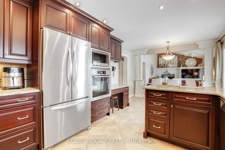 Photo 9 at 26 Paula Crescent, Nepean (Sheahan Estates/Trend Village), Ottawa