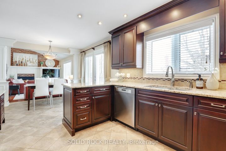 Photo 10 at 26 Paula Crescent, Nepean (Sheahan Estates/Trend Village), Ottawa
