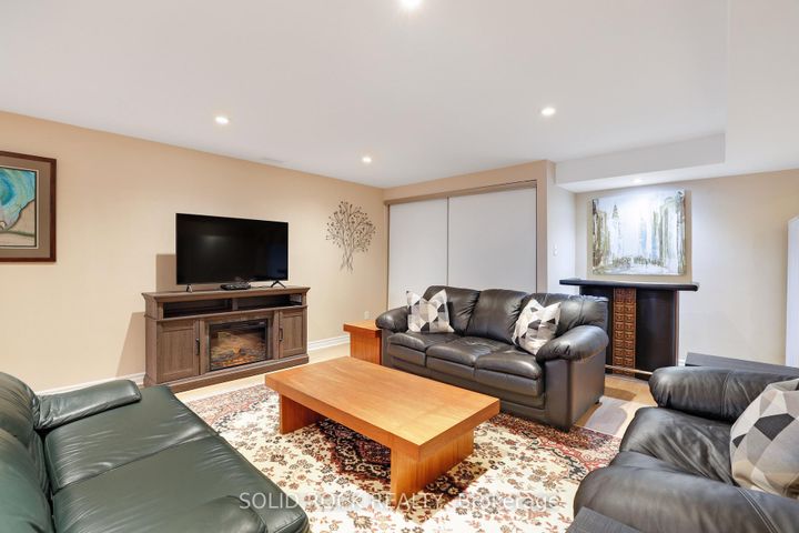 Photo 28 at 26 Paula Crescent, Nepean (Sheahan Estates/Trend Village), Ottawa