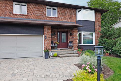 Photo 2 at 26 Paula Crescent, Nepean (Sheahan Estates/Trend Village), Ottawa