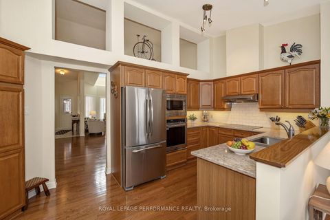 Photo 7 at 49 Peregrine Crescent, Bridlewood, Kanata