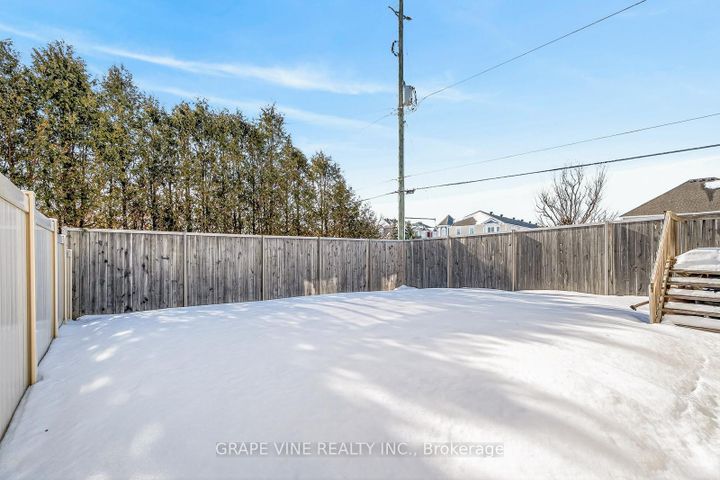 Photo 3 at 112 Sunita Crescent, Nepean (Stonebridge), Ottawa