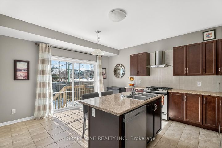 Photo 15 at 112 Sunita Crescent, Nepean (Stonebridge), Ottawa