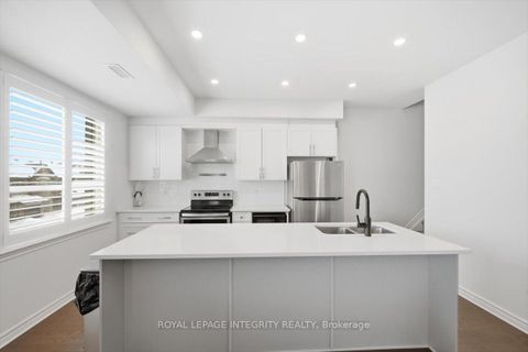 Photo 5 at 359 Axis Way, Mer Bleue/Bradley Estates/Anderson Park, Orleans