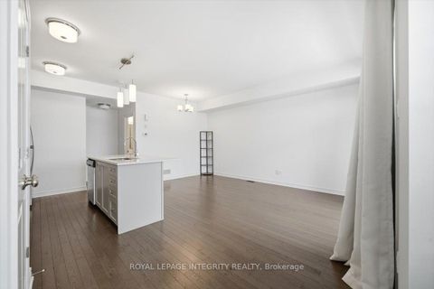 Photo 3 at 41 Carabiner Private, Mer Bleue/Bradley Estates/Anderson Park, Orleans