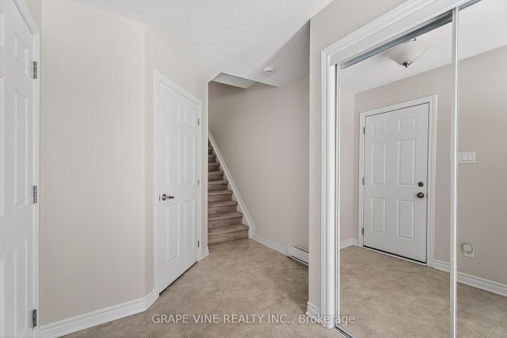 Photo 5 at 330 Sweet Grass Circle, Nepean (Half Moon Bay), Ottawa