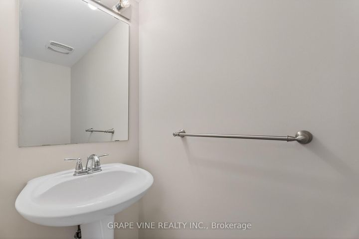 Photo 7 at 330 Sweet Grass Circle, Nepean (Half Moon Bay), Ottawa