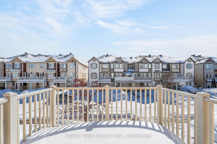 Photo 11 at 330 Sweet Grass Circle, Nepean (Half Moon Bay), Ottawa