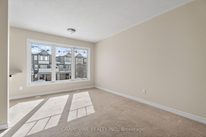 Photo 14 at 330 Sweet Grass Circle, Nepean (Half Moon Bay), Ottawa