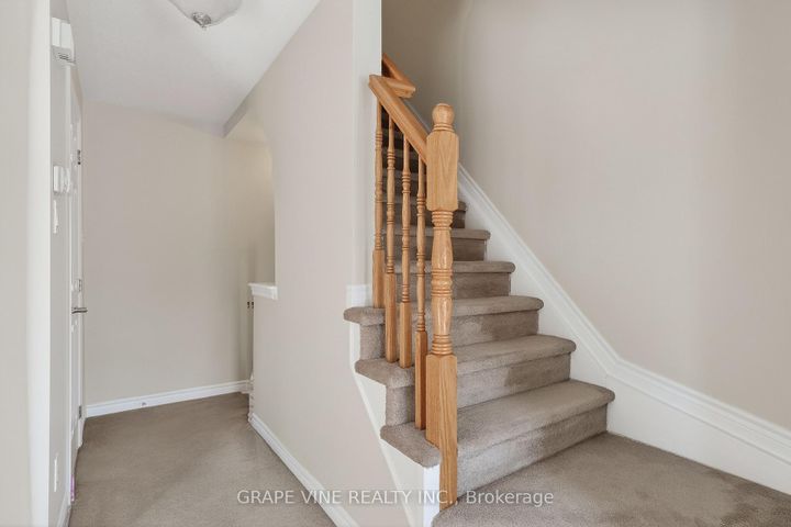 Photo 21 at 330 Sweet Grass Circle, Nepean (Half Moon Bay), Ottawa