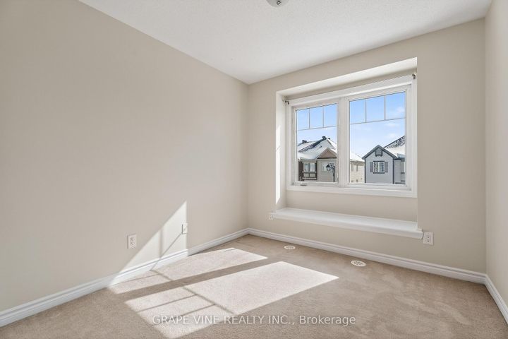 Photo 26 at 330 Sweet Grass Circle, Nepean (Half Moon Bay), Ottawa