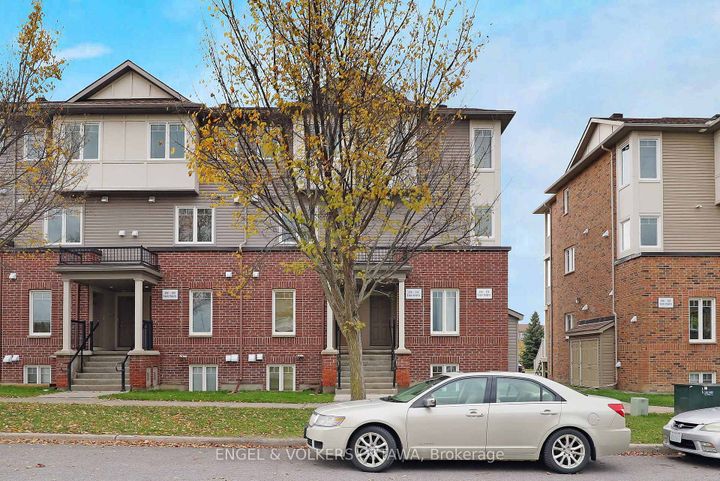 Photo 1 at 270 Espin Heights, Nepean (Stonebridge), Ottawa