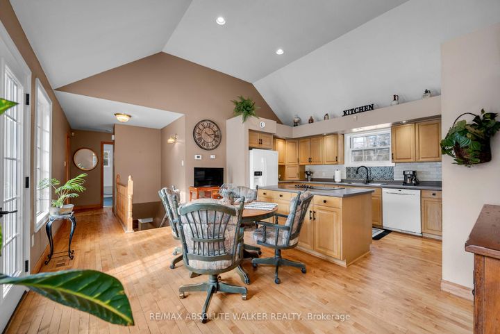 Photo 10 at 7681 Settler's Way, Nepean (Rideau Twp S of Reg Rd 6 W of Mccordick Rd.), Ottawa