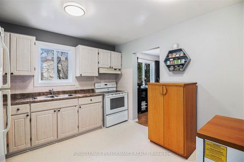 Photo 8 at 6349 St Louis Drive, Hiawatha Park/Convent Glen, Orleans