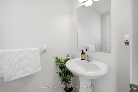 Photo 15 at 418 Rochefort Circle, Avalon West, Orleans