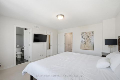 Photo 18 at 418 Rochefort Circle, Avalon West, Orleans