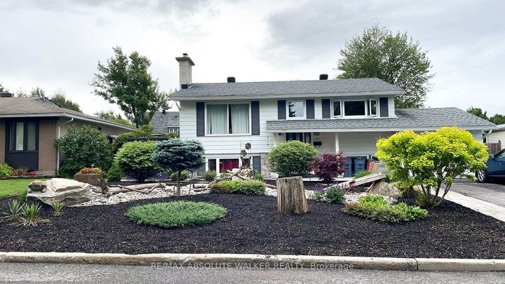 Photo 2 at 19 Lambert Drive, Nepean (Sheahan Estates/Trend Village), Ottawa