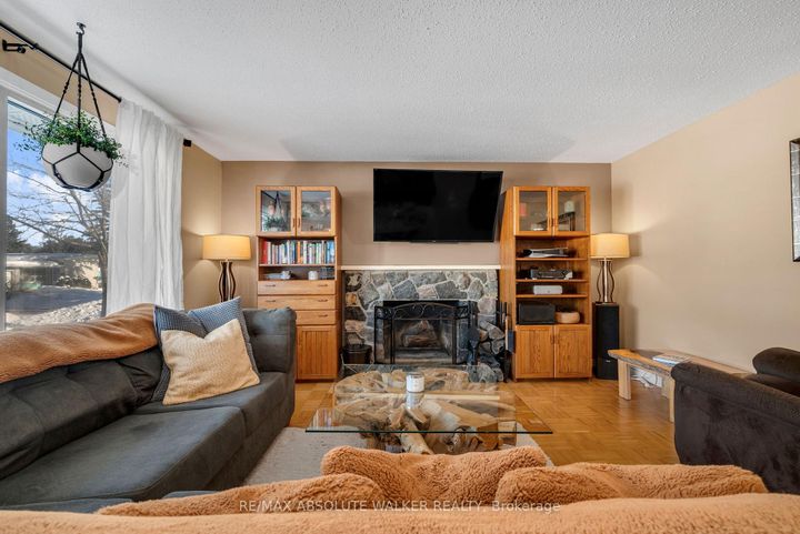 Photo 4 at 19 Lambert Drive, Nepean (Sheahan Estates/Trend Village), Ottawa