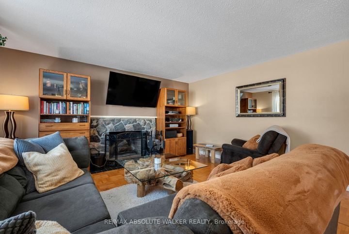 Photo 5 at 19 Lambert Drive, Nepean (Sheahan Estates/Trend Village), Ottawa