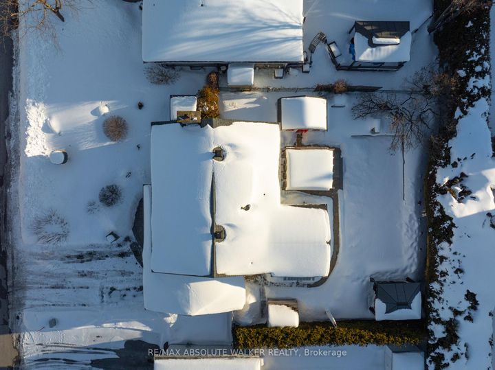 Photo 35 at 19 Lambert Drive, Nepean (Sheahan Estates/Trend Village), Ottawa