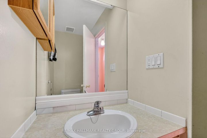 Photo 23 at D - 116 Valley Stream Drive, Nepean (Leslie Park), Ottawa