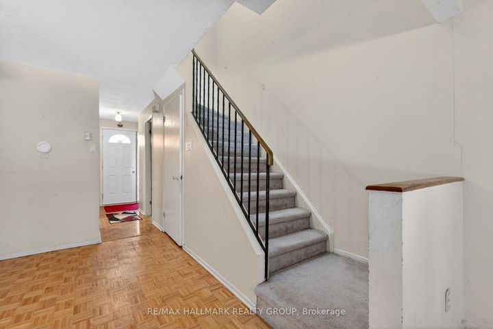 Photo 24 at D - 116 Valley Stream Drive, Nepean (Leslie Park), Ottawa