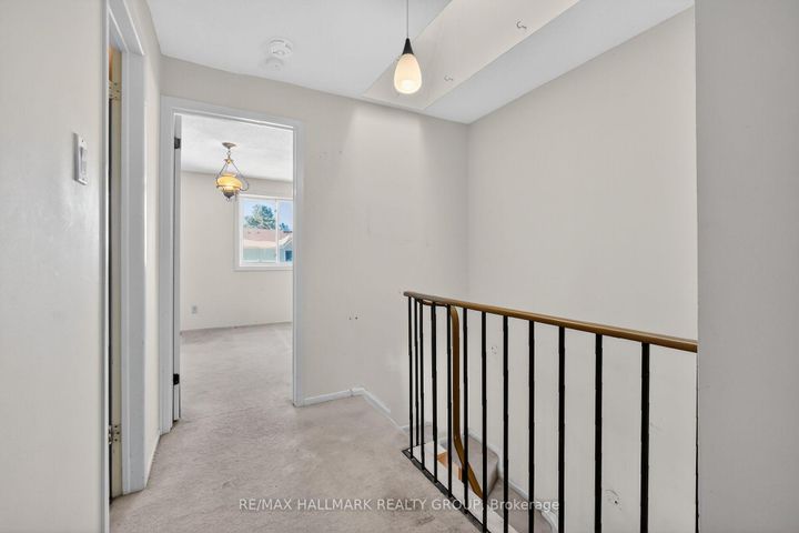 Photo 25 at D - 116 Valley Stream Drive, Nepean (Leslie Park), Ottawa