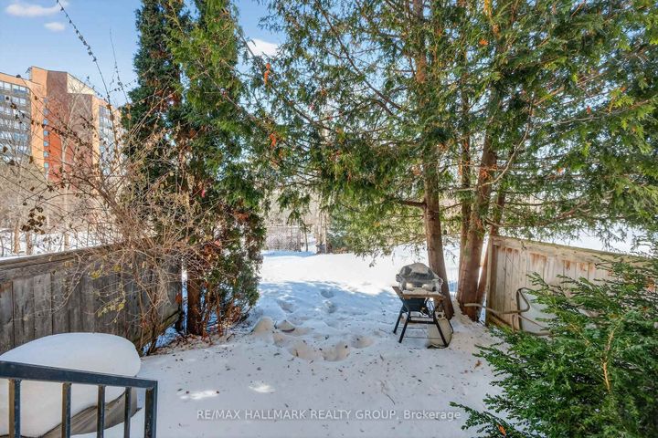 Photo 42 at D - 116 Valley Stream Drive, Nepean (Leslie Park), Ottawa