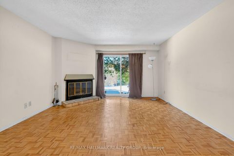 Photo 4 at D - 116 Valley Stream Drive, Nepean (Leslie Park), Ottawa