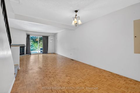 Photo 7 at D - 116 Valley Stream Drive, Nepean (Leslie Park), Ottawa