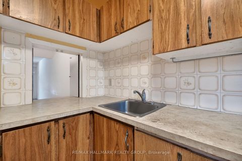 Photo 20 at D - 116 Valley Stream Drive, Nepean (Leslie Park), Ottawa