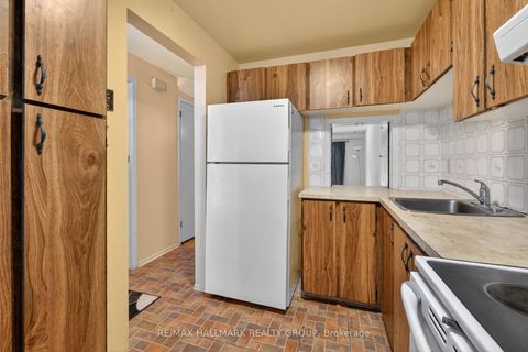 Photo 21 at D - 116 Valley Stream Drive, Nepean (Leslie Park), Ottawa