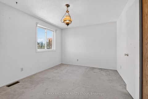 Photo 31 at D - 116 Valley Stream Drive, Nepean (Leslie Park), Ottawa