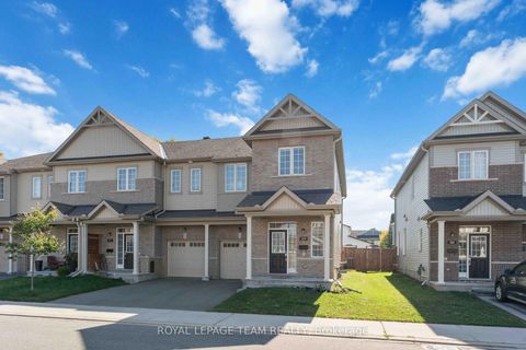 Photo 2 at 359 Melodie Street, Mer Bleue/Bradley Estates/Anderson Park, Orleans