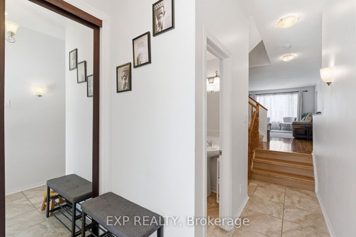 Photo 2 at 92 Stonebriar Drive, Nepean (Centrepointe), Ottawa