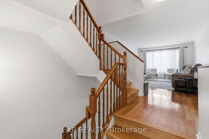 Photo 4 at 92 Stonebriar Drive, Nepean (Centrepointe), Ottawa