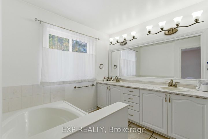 Photo 20 at 92 Stonebriar Drive, Nepean (Centrepointe), Ottawa