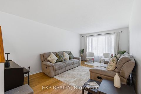 Photo 5 at 92 Stonebriar Drive, Nepean (Centrepointe), Ottawa