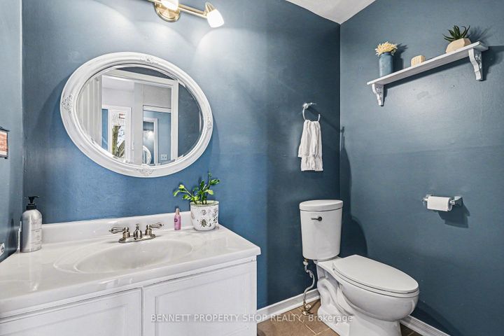 Photo 10 at 4 Bartley Crescent, Nepean (On the Green), Ottawa